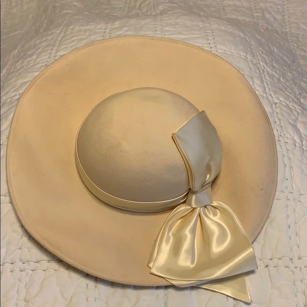Michael Howard 100% wool cream church hat